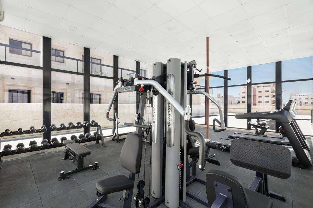 Luxury 1Br With Balcony Pool Gym Apartamento Dubai Exterior foto